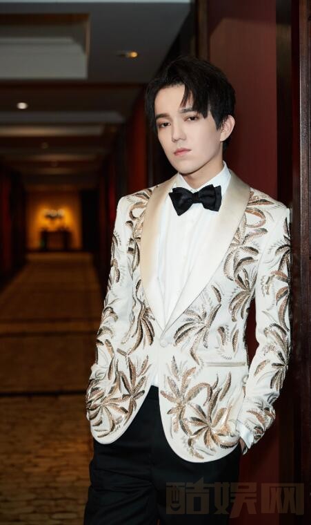 迪玛希蝴蝶结正装