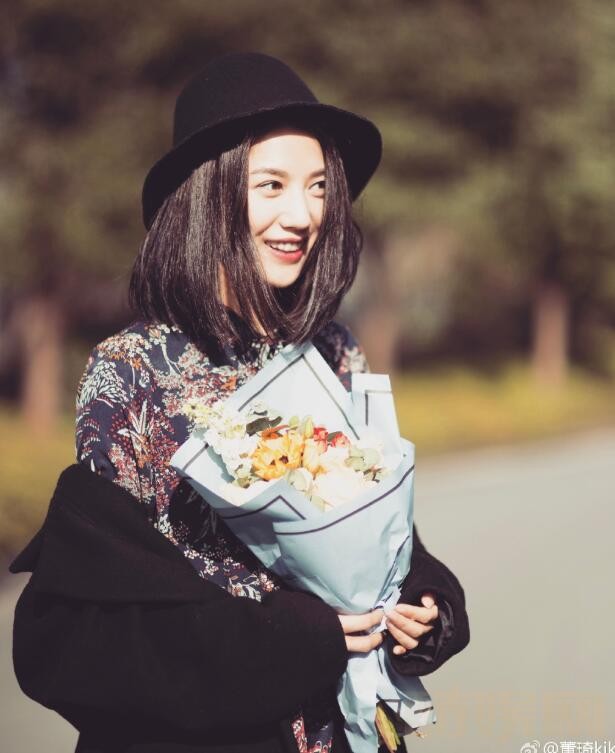 董琦户外休闲照