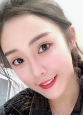 王珮寒甜美自拍照