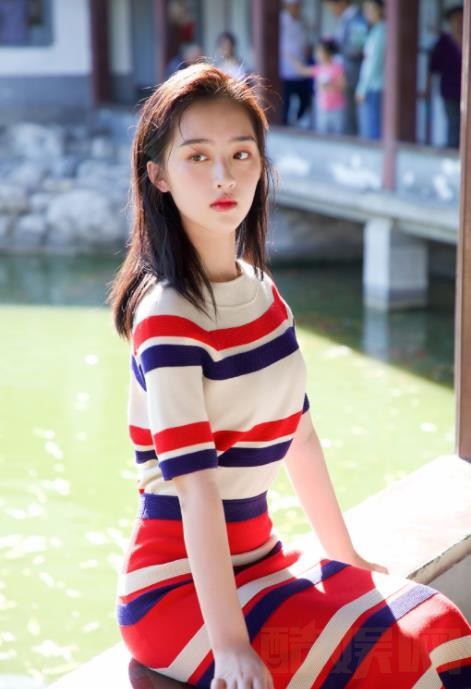 邓恩熙气质写真