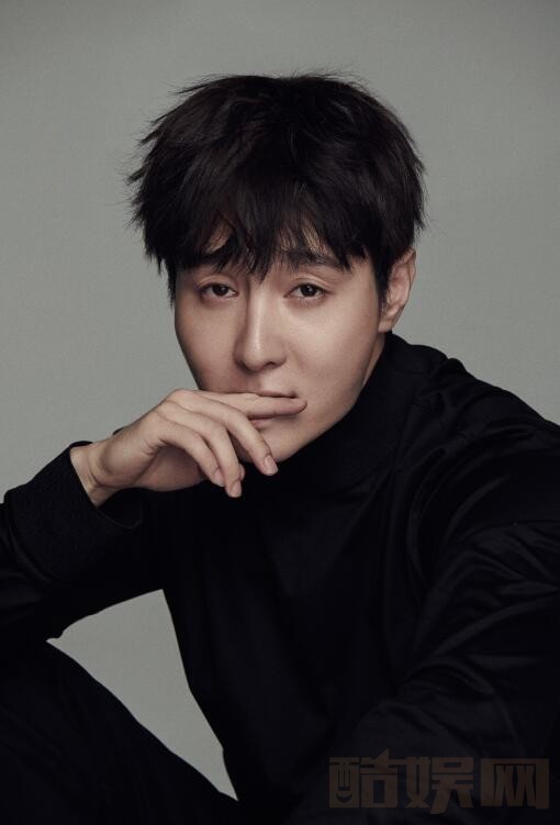 李昕亮帅气写真