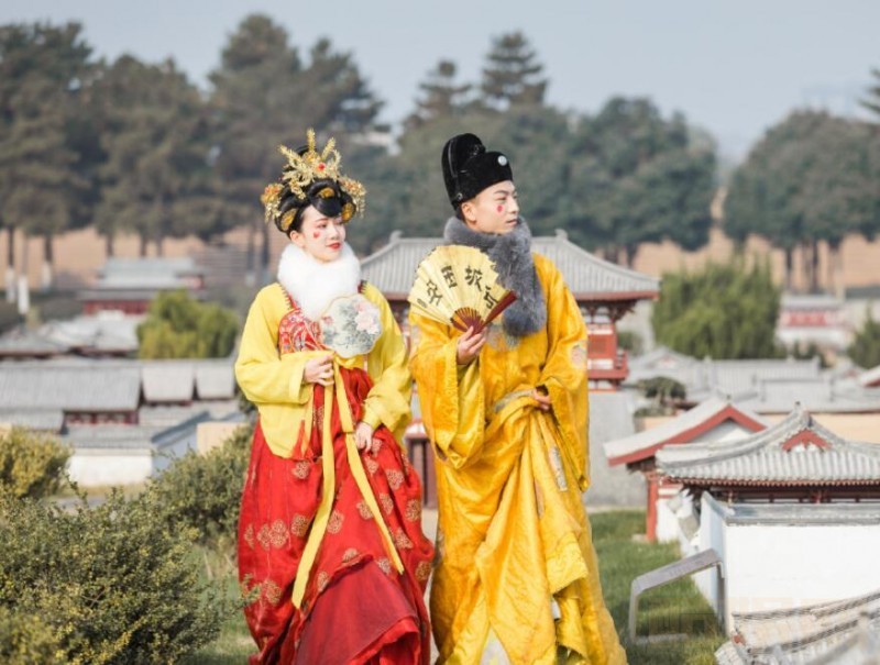 冯佳晨个人资料简介 不倒翁小姐姐冯佳晨和不倒翁小哥哥合照