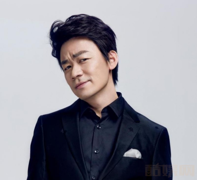 王宝强西装照写真