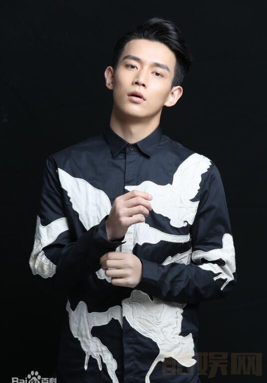 黄由启帅气写真