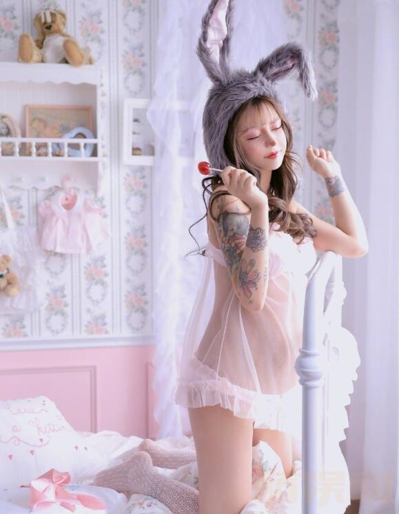 韩安冉孕妇写真