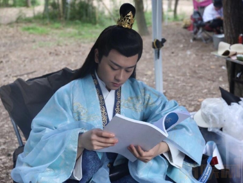 萦萦夙语亦难求片场照