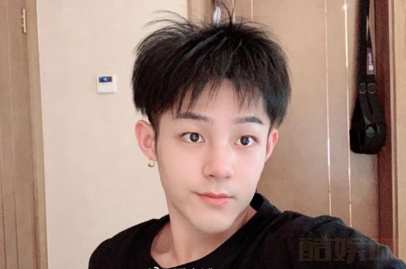 潘宥诚生活照