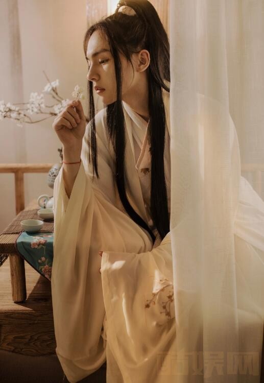 周锐古风写真