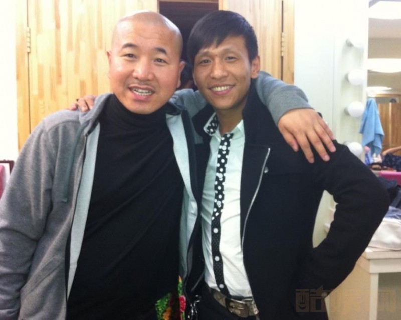 宋小宝与人合照