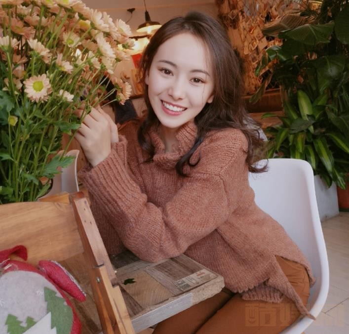 刘馨棋甜美气质写真