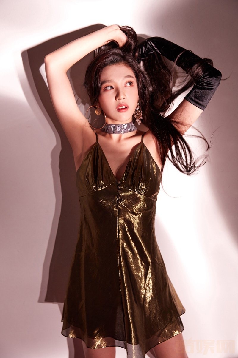 朴秀荣个人资料简介 朴秀荣性感写真