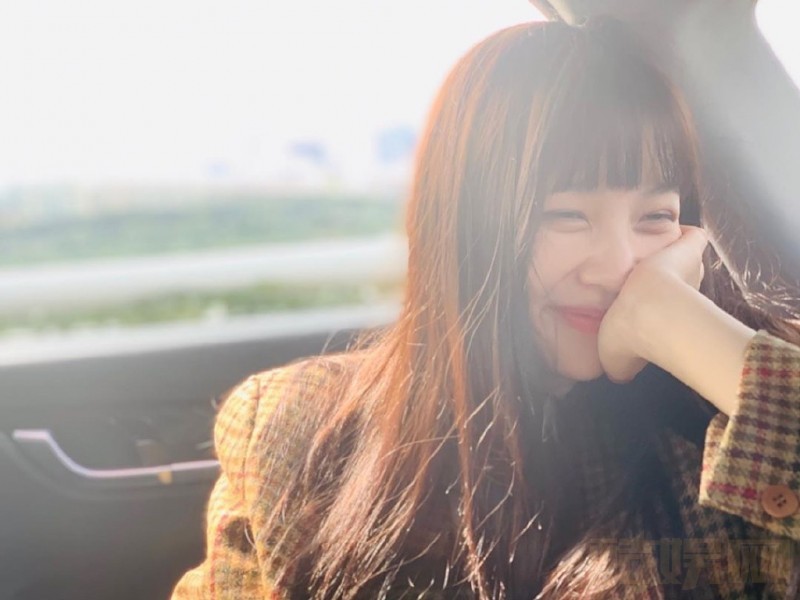 朴秀荣个人资料简介 朴秀荣甜美自拍照