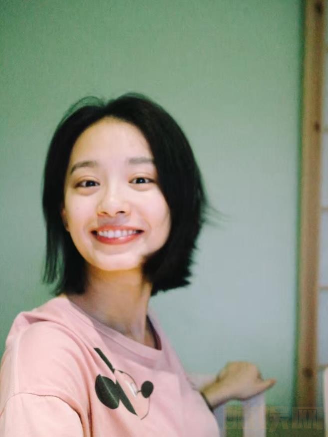 王禛自拍照