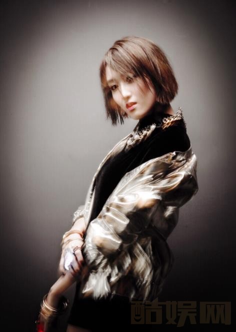 唐艺兮个人写真