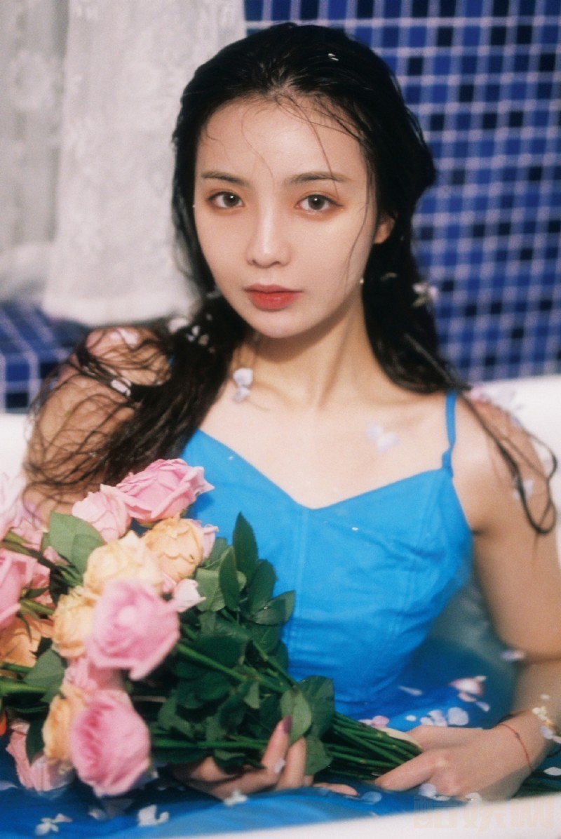 许杨玉琢湿身写真