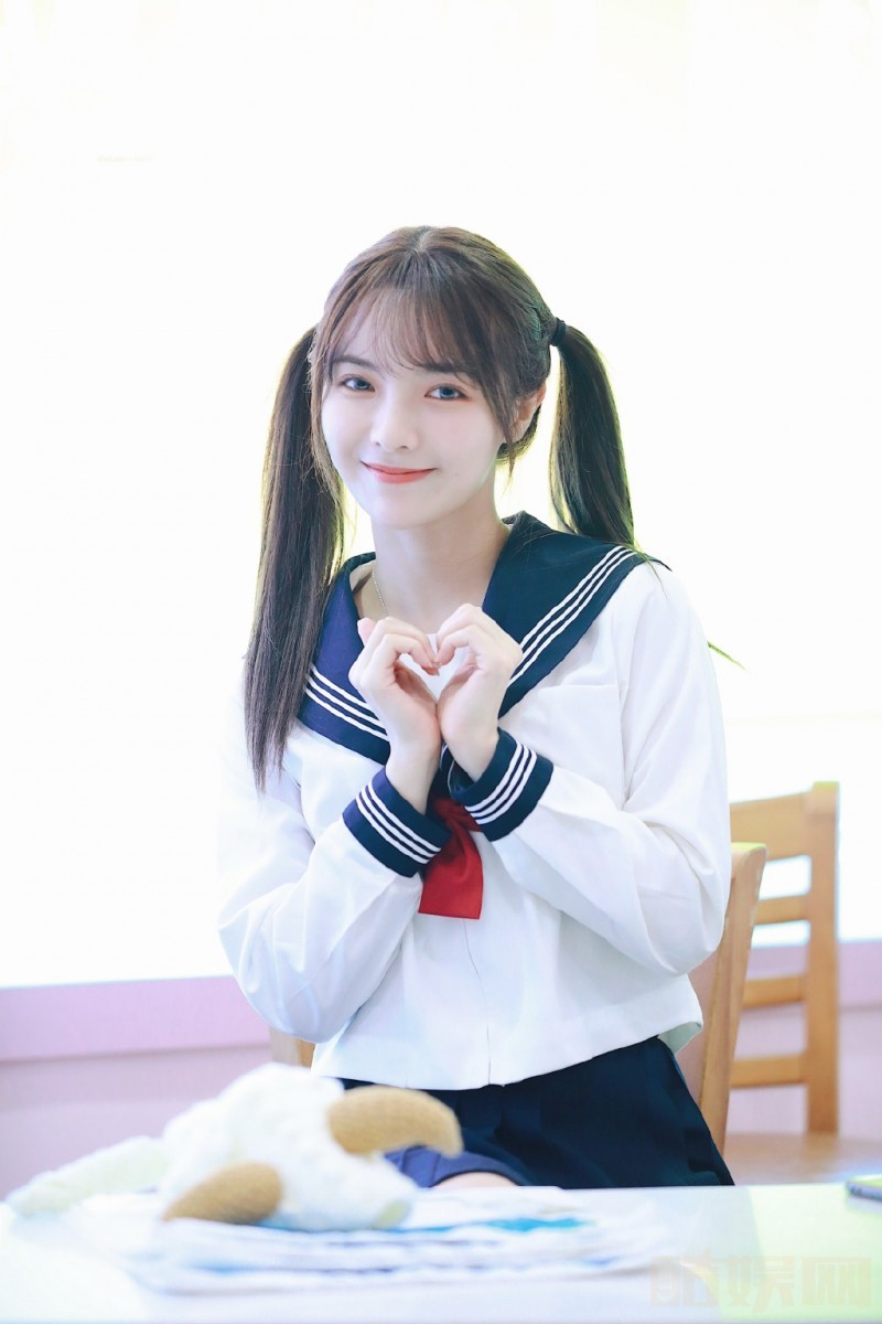 许杨玉琢双马尾写真