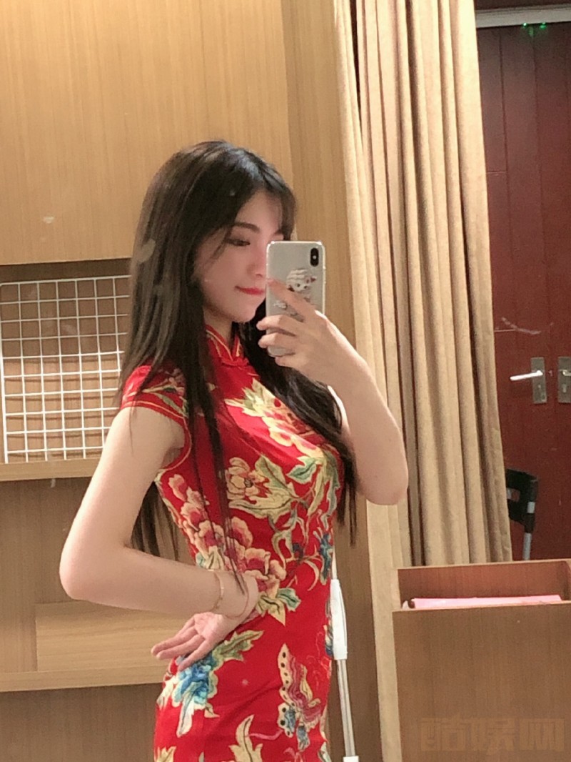 许杨玉琢旗袍装