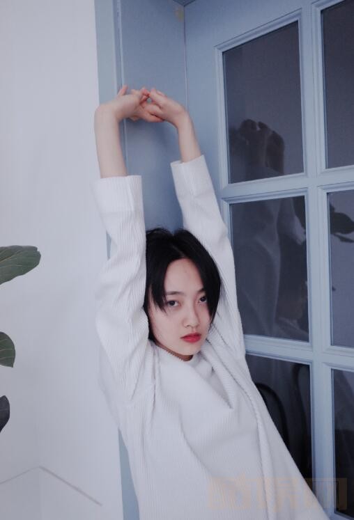 张嘉希短发写真