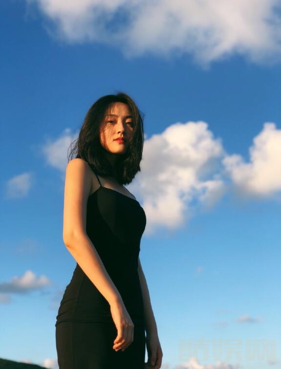 张嘉希夏日写真