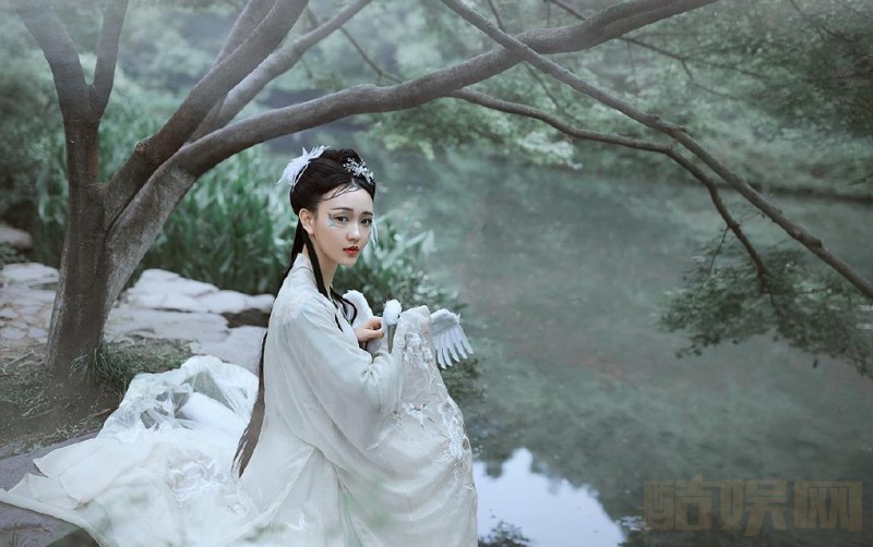 孙溯梦汐古装照
