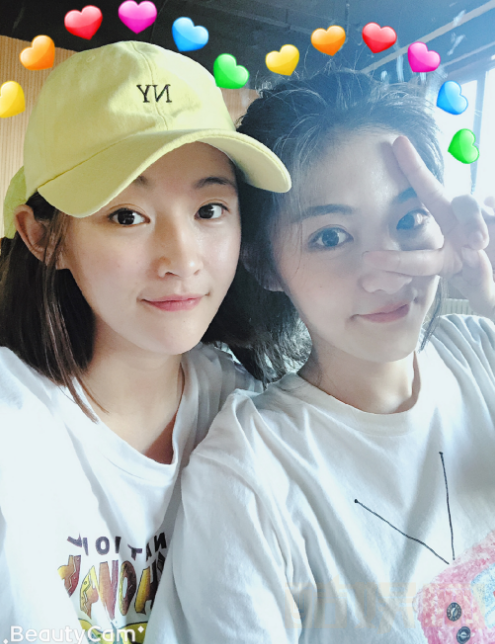 姜嫄朋友合照