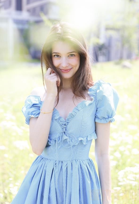 秦妃个人资料简介 秦妃公主裙写真