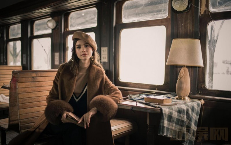 秦妃个人资料简介 秦妃复古风写真