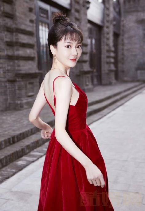 罗米甜美气质写真