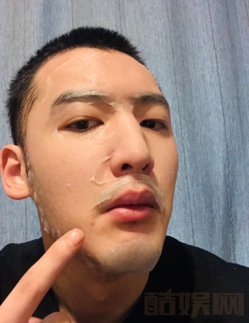 陈鹏万里生活照