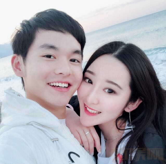 王成阳夫妻合照