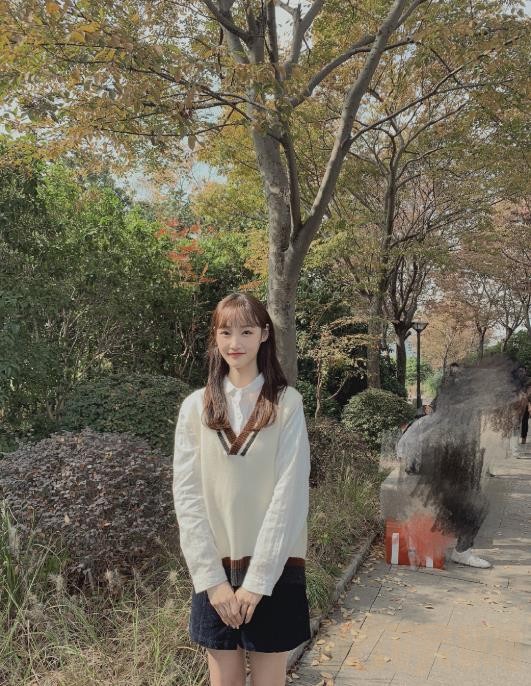 李淑婷片场照