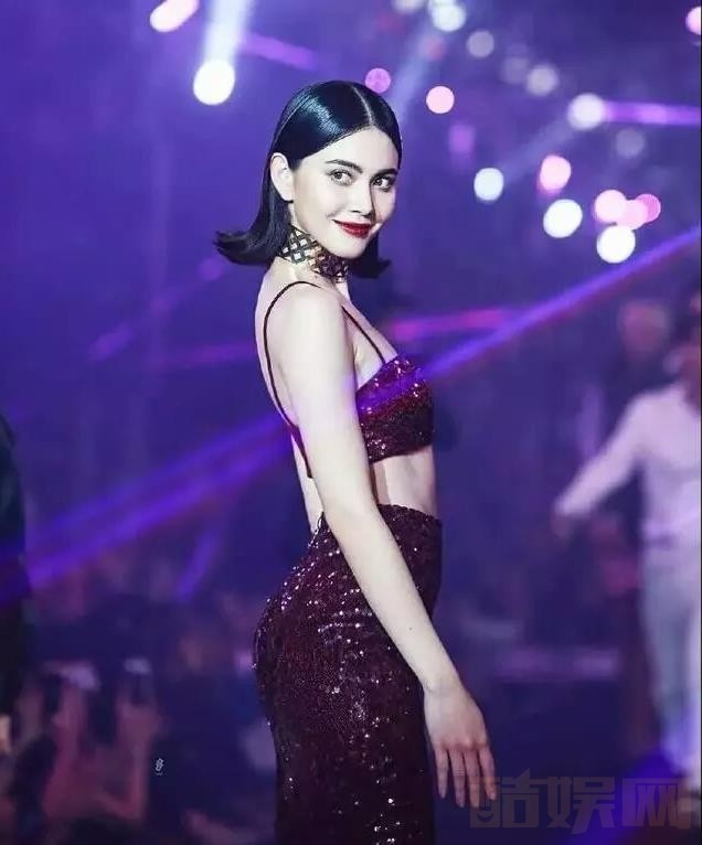 黛薇卡霍内个人资料简介 黛薇卡霍内时装周