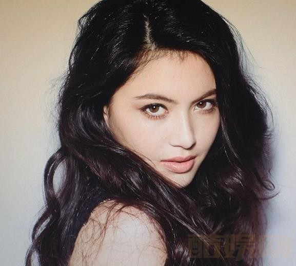 黛薇卡霍内个人写真