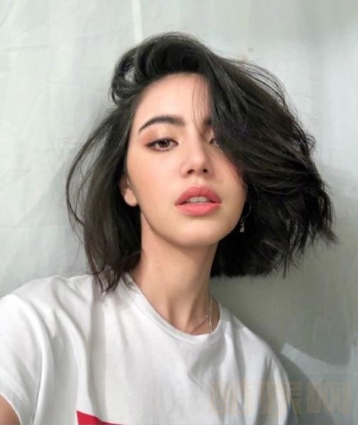 黛薇卡霍内甜美自拍照