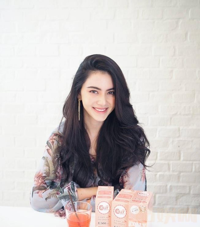 黛薇卡霍内生活照