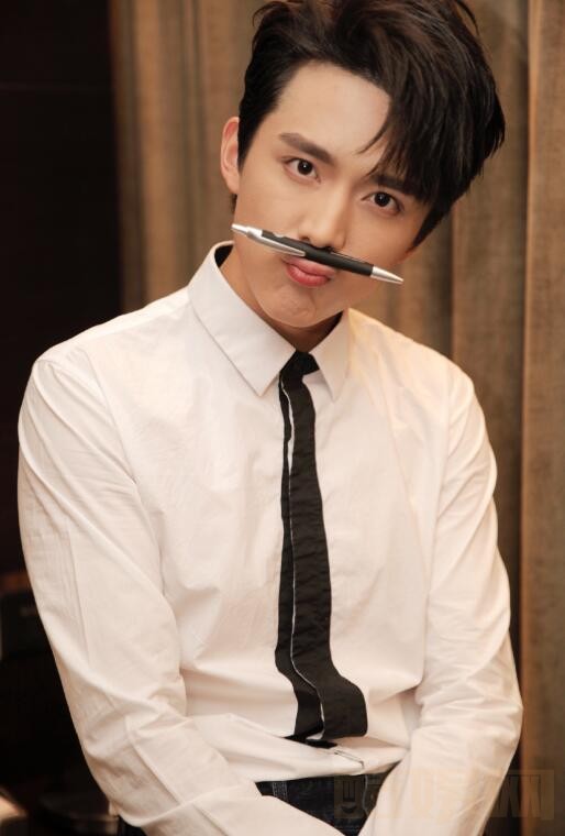 张新成帅气写真