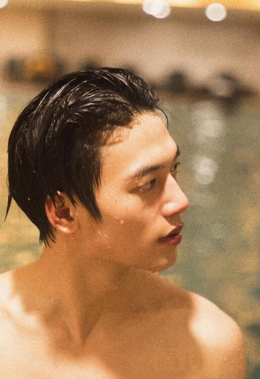 李星泳池写真