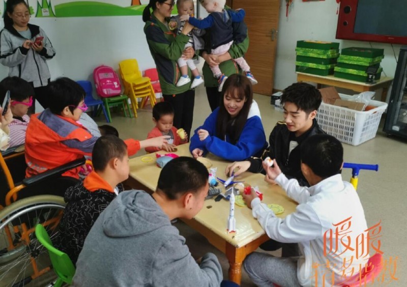 暖暖请多指教片场照