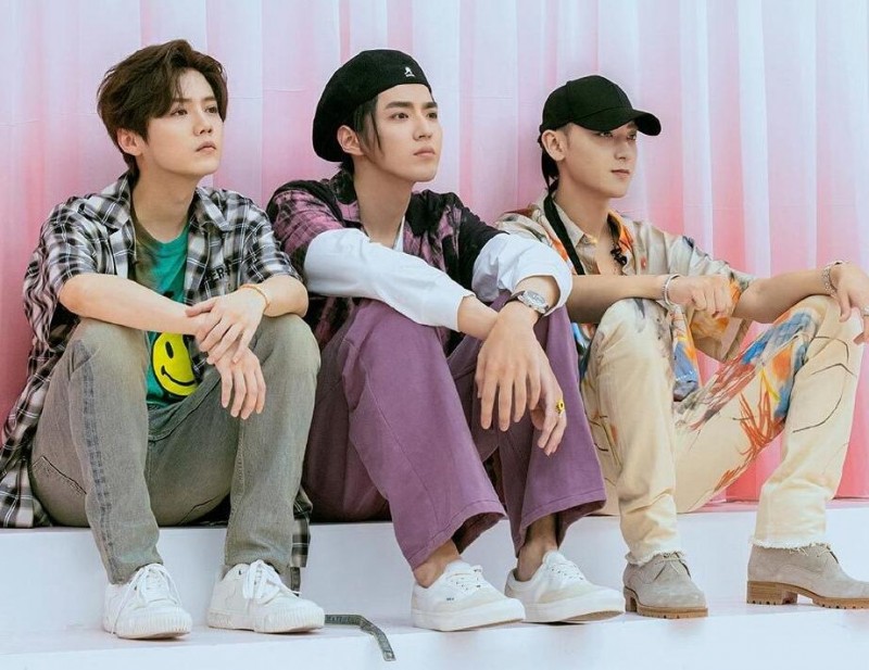 有种&ldquo;神仙友谊&rdquo;叫吴亦凡鹿晗，商量好穿同款鞋子，却不告诉黄子韬