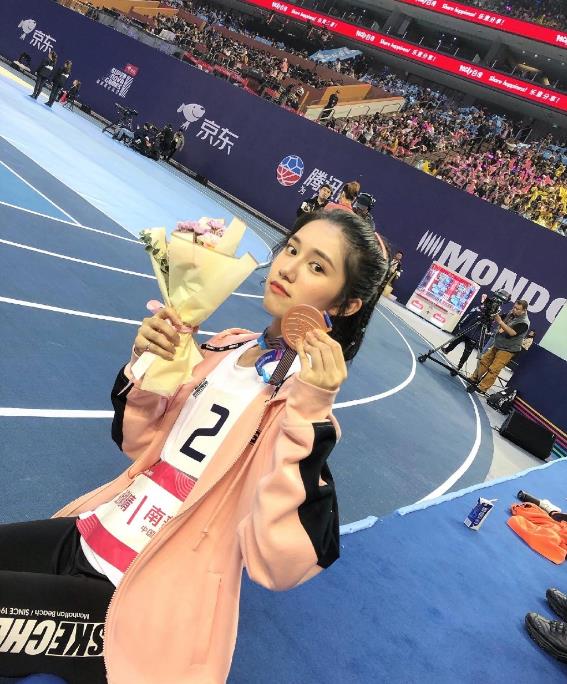 张俐晴综艺节目照