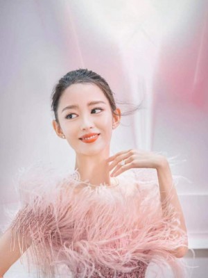 吉娜·爱丽丝