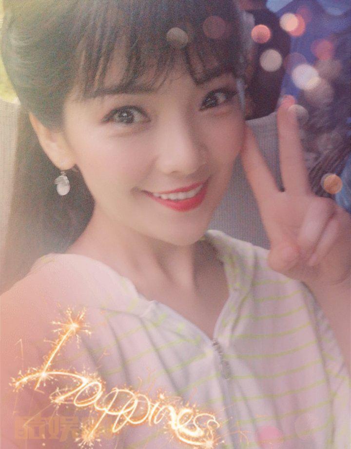 #小魔猫purple##就这一刻# 生活，是不是就应该有点酸，带点甜，偶尔苦一下！做了一个梦，割掉了左胳膊上面一块肉，咬牙说不疼，却也感叹，自己的强大忍耐力，因为什么呢，哭相难看啊这连绵的阴雨天，何时是个头，估计太阳☀️累了，要足够的休息，再回来上班吧#就这一刻# 金华&middot;横店 