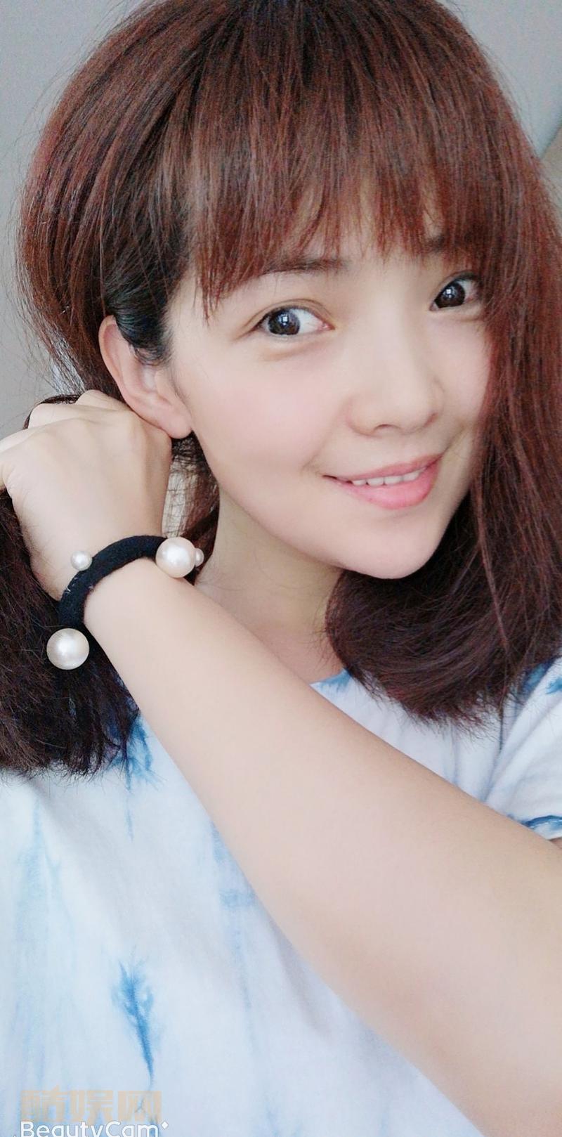 一幕幕故事一场场游戏，真假难辨，假又如何《村上花火》文/斯琴高丽        清早起来，怕又是一个下雨天，不看天气预报因为未知的猜测感受，犹如等待小时候的考试判卷，些许忐忑，却能让近日的无趣变得有趣些！还好，天，一天比一天蓝，应是乌云逃离了此处，不忍心打扰这傻丫头了。        阴暗潮...全文