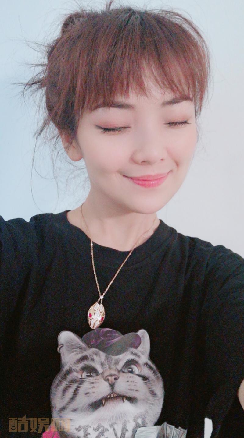#母亲节# 从今以后&hellip;&hellip;&hellip;惜字如金！图多话少才好！不管什么，知道的越少越好，睁一只眼闭一只眼，难得糊涂，可能也就越快乐越幸福！ 金华&middot;横店 