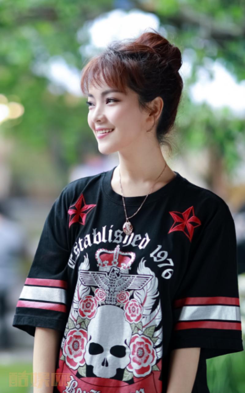 #高考#+#比耶季#做了一个梦，好紧张，考试马上来不及了，迟到了，都快哭了，醒了&hellip;&hellip;&hellip;愿今年所有参加高考的学子们都有一个好成绩！其实我很怕考试，我很怕比赛，但是我们的人生就是要面临不断的考验，挑战考试是对学习知识的一个小总结，活到老，学到老，学习是一辈子的事，我们自己要有把尺子在心里...全文