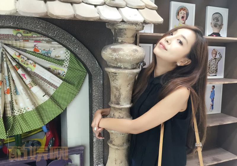今天我很开心因为我是《小时代》脑残粉我和我弟已经买好票了你能理解我的开心吗 