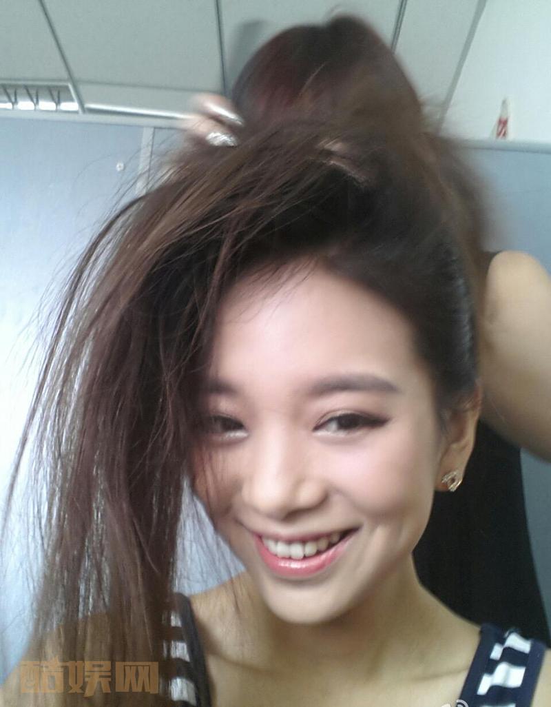 每个被造型中的女纸 都是上辈子称职的女汉子 （理发过程同理）[给劲][给劲][给劲] 