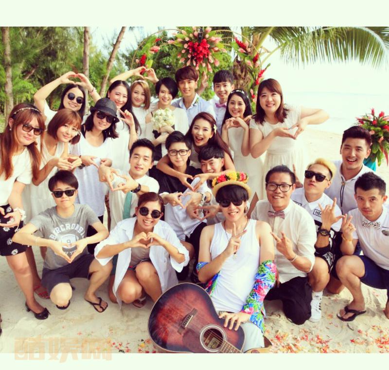 有这样一种朋友相处模式：经常互相利用，当面各种拆台，平时不联系，有事才找你。之所以肆无忌惮，是因为彼此练就了牢牢的安全感。长大后你会发现，朋友就是那些知道你再好也不捧着你，知道你再不好也愿意保护你的一群人。