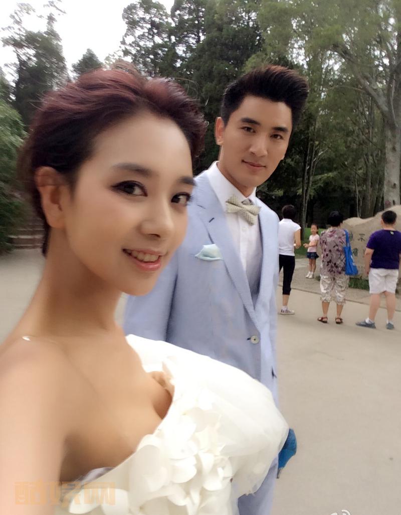 前天 廖老师才跟苏老师求了婚 今天苏老师就跟一高富帅把婚给结了（杂志里