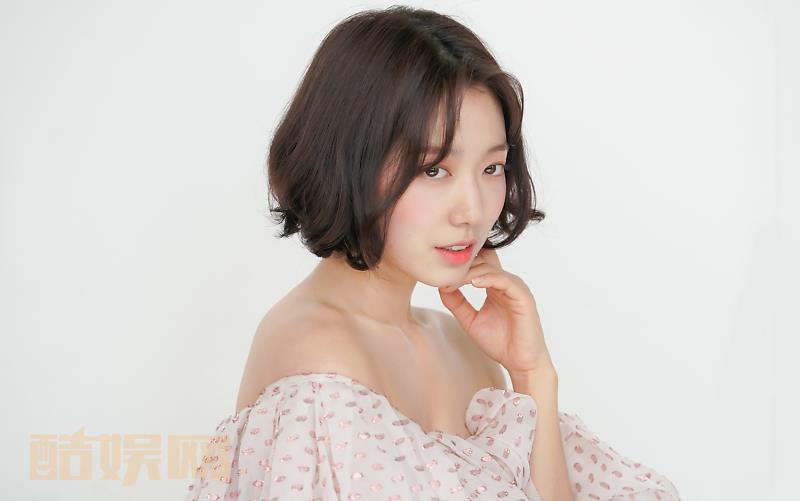 #朴信惠[超话]#Salt blog更新②画报女神回归!god信惠的双色moment